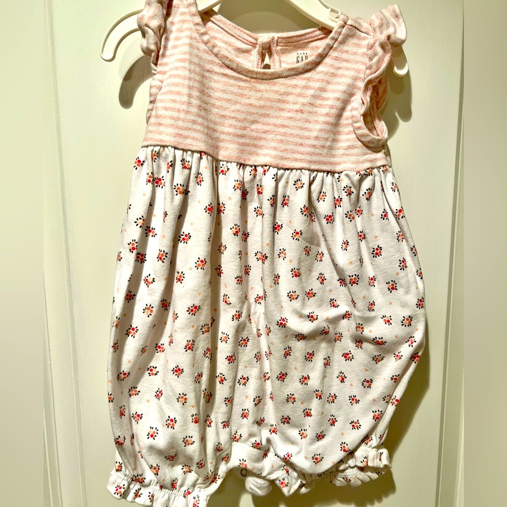 Baby Gap Pink floral Romper, 6-12 months, baby girl